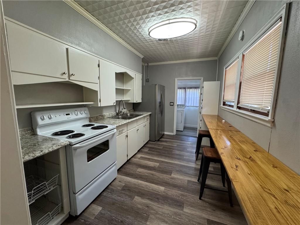 304 E Forest Street — photo 6
