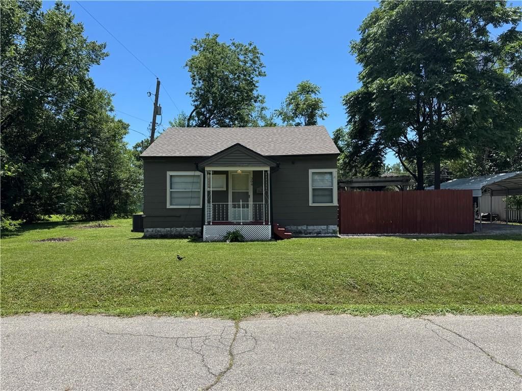 304 E Forest Street — photo 15