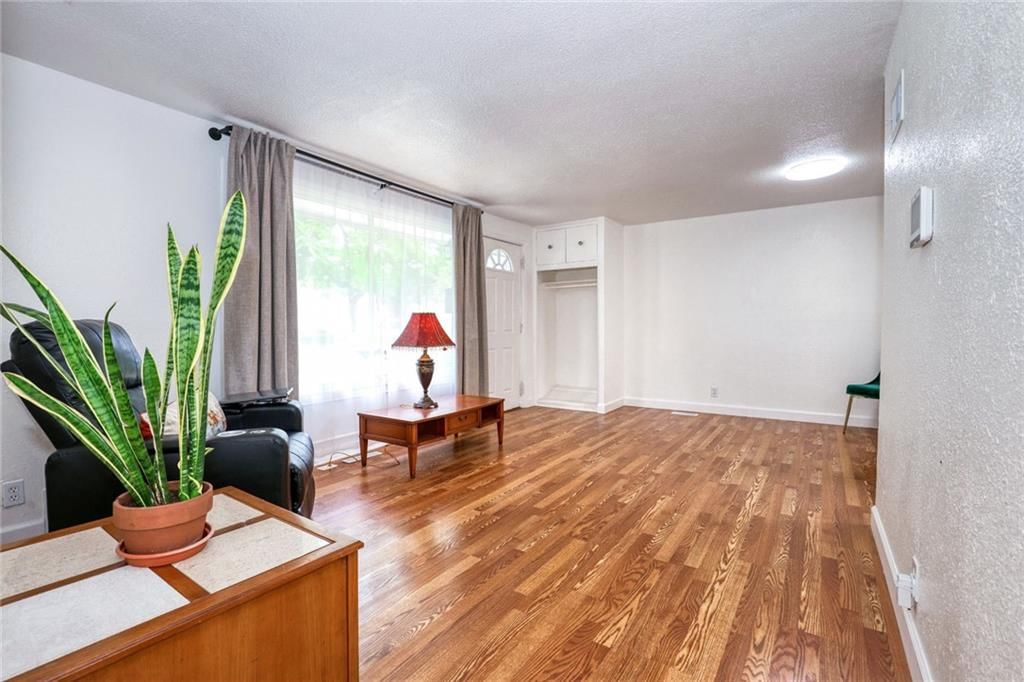 4405 Elmwood Avenue — photo 5