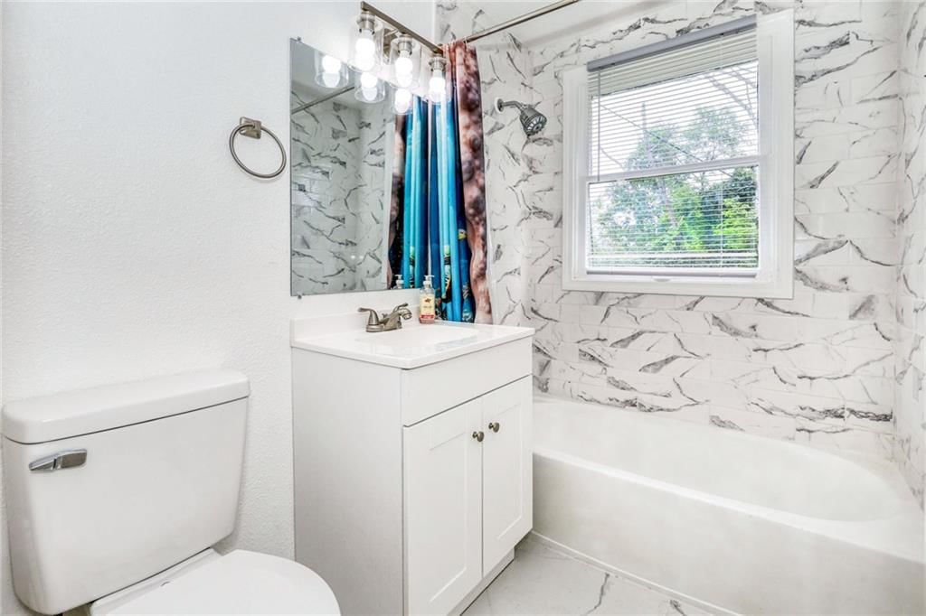 4405 Elmwood Avenue — photo 21
