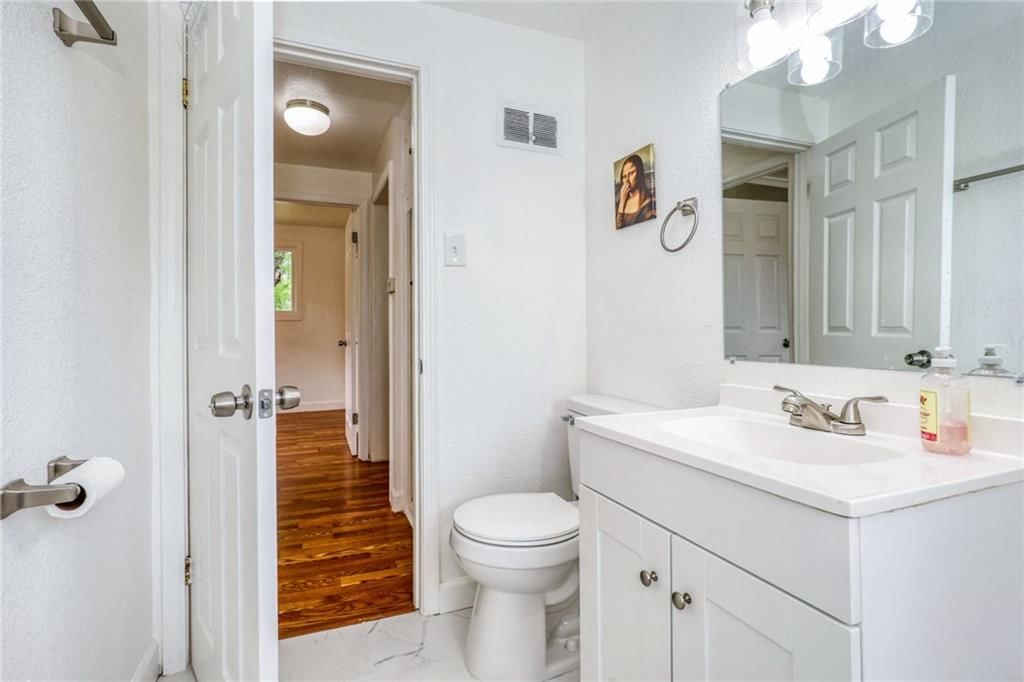 4405 Elmwood Avenue — photo 22