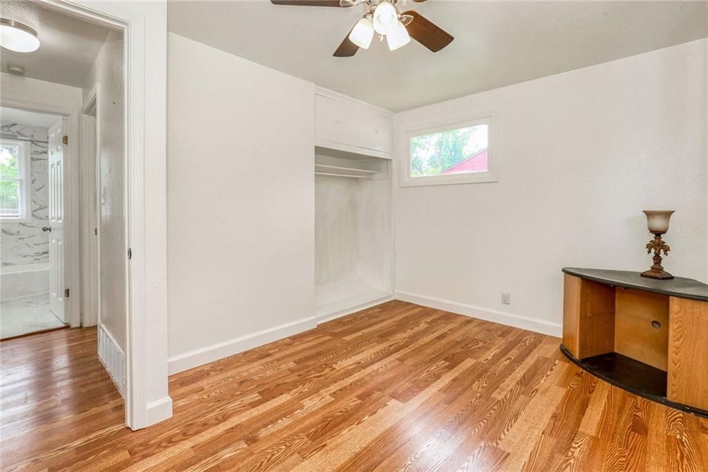 4405 Elmwood Avenue — photo 25