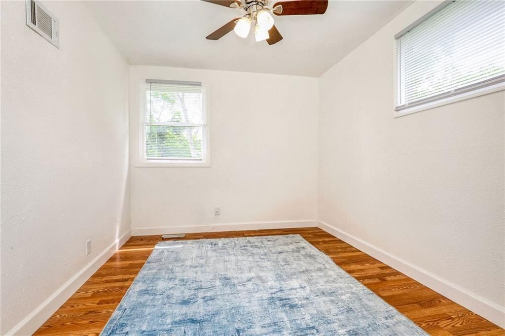4405 Elmwood Avenue — photo 32