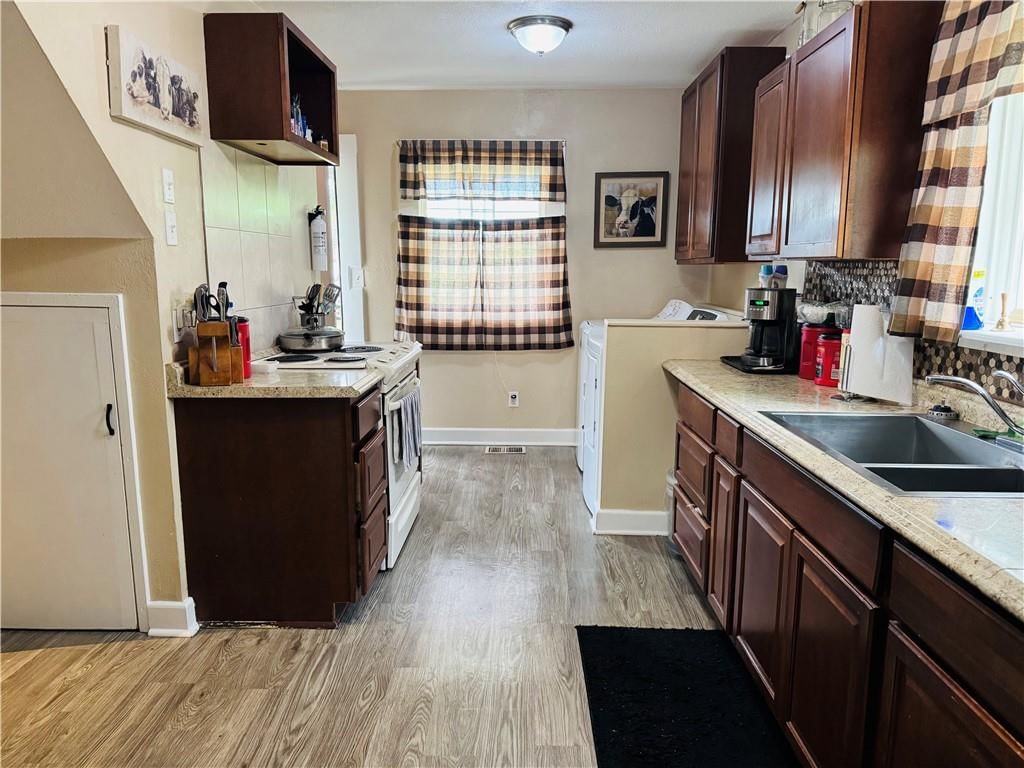 542 Cypress Avenue — photo 8