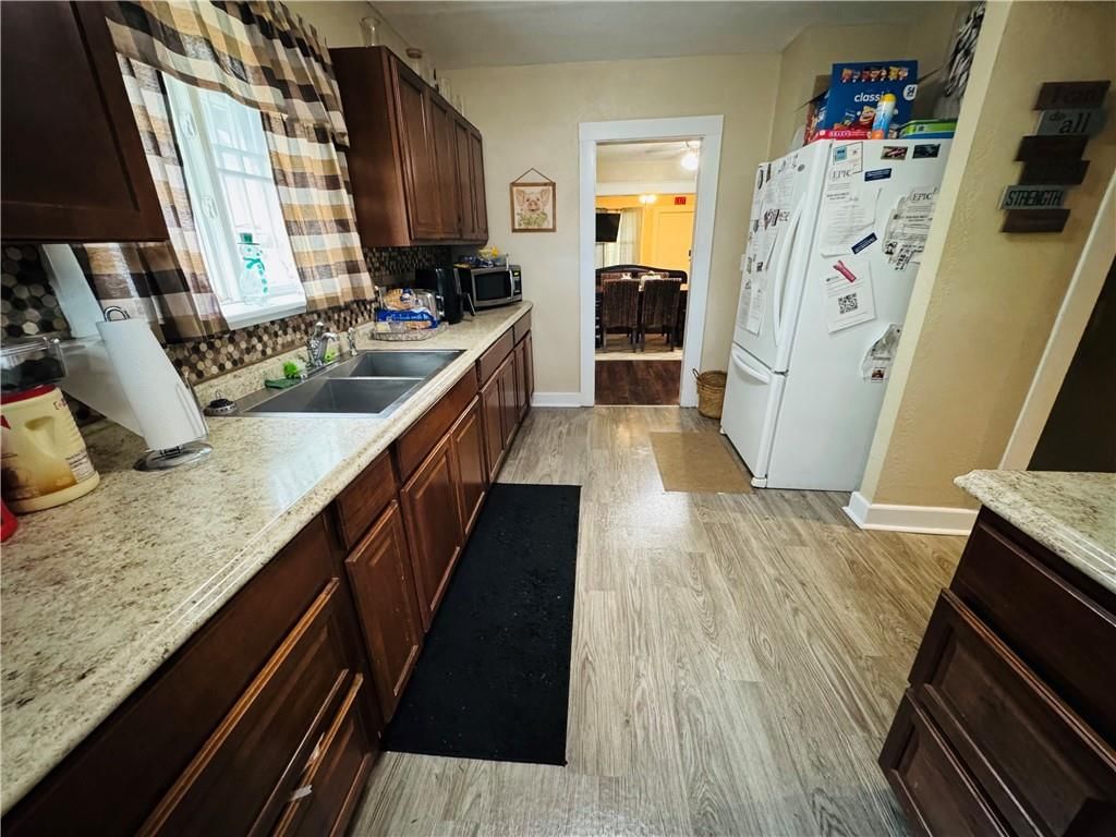 542 Cypress Avenue — photo 9