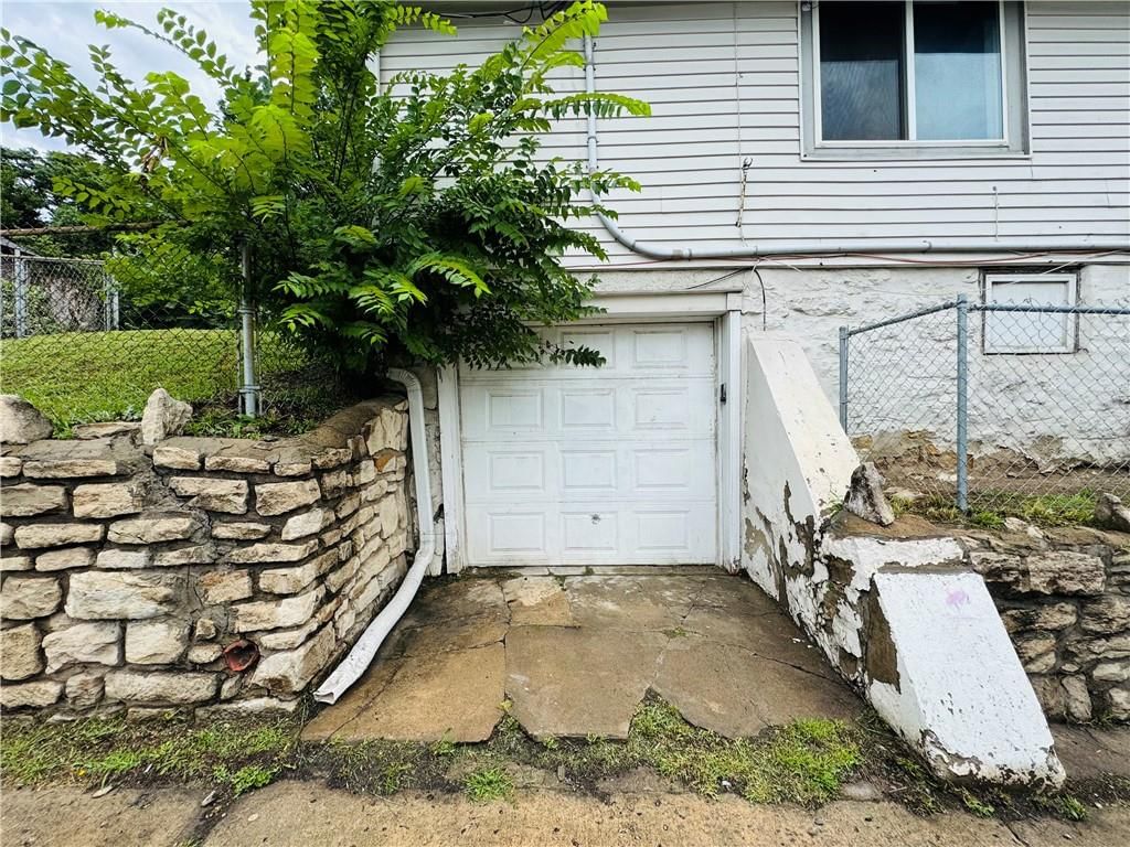 542 Cypress Avenue — photo 17