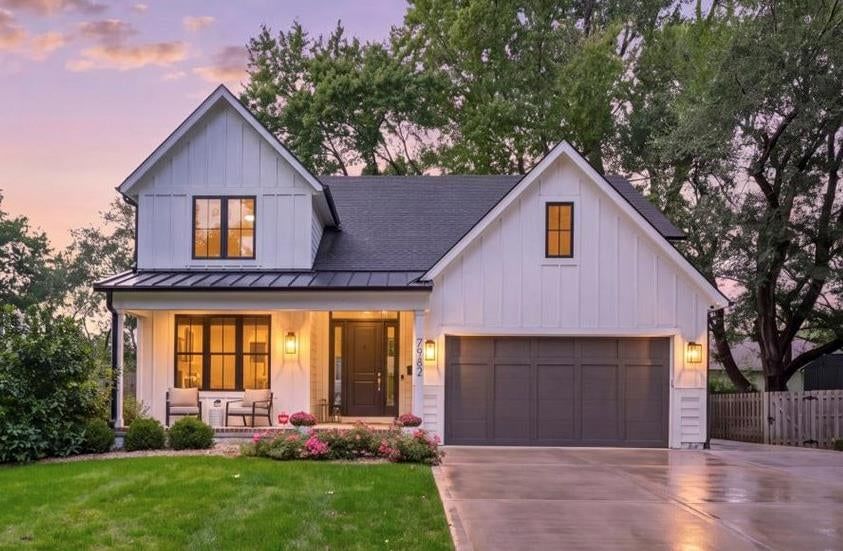 7942 Reinhardt Lane, Prairie Village, KS