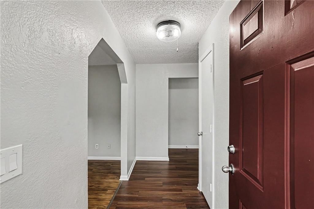 8012 E 100th Street — photo 2