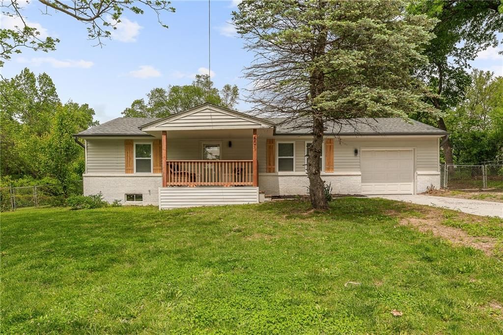 601 E Eisenhower Road — photo 1