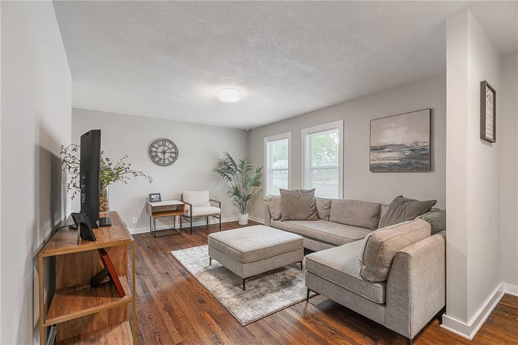 601 E Eisenhower Road — photo 5