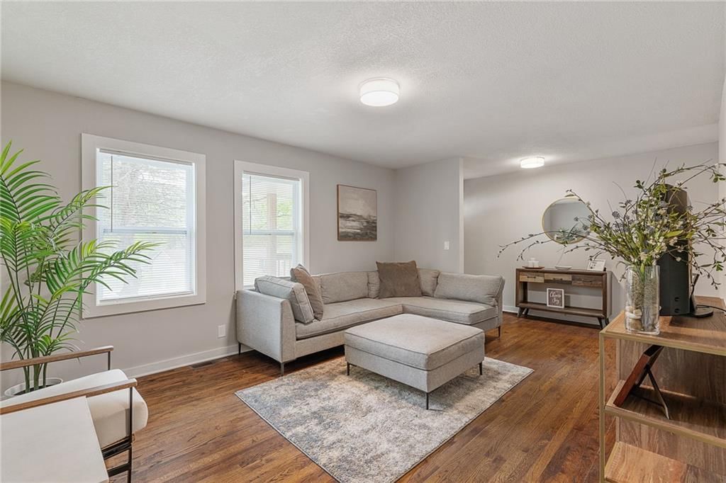 601 E Eisenhower Road — photo 6