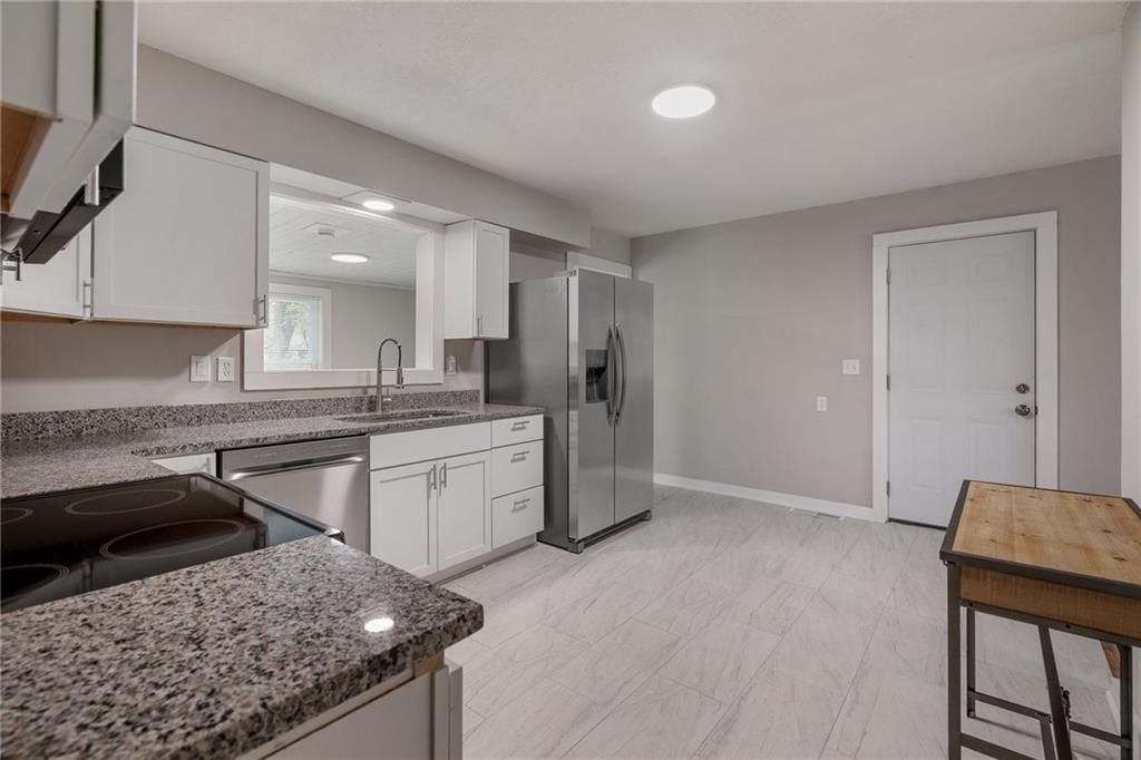 601 E Eisenhower Road — photo 9