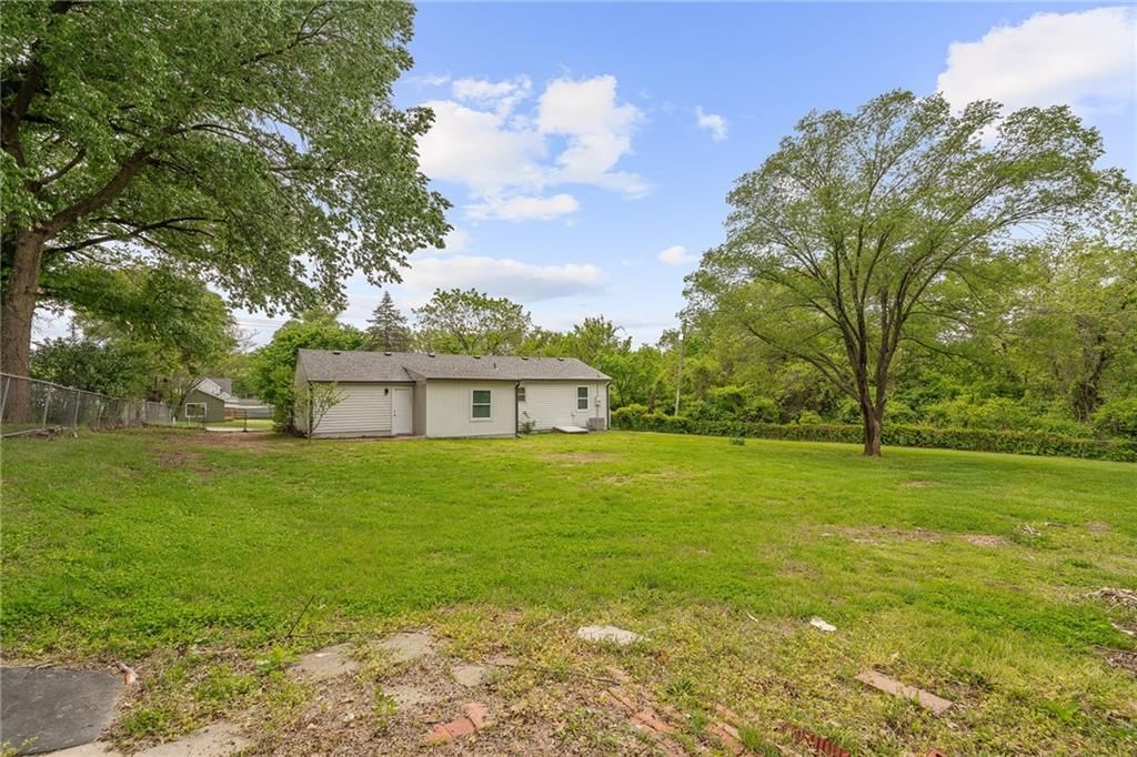 601 E Eisenhower Road — photo 27