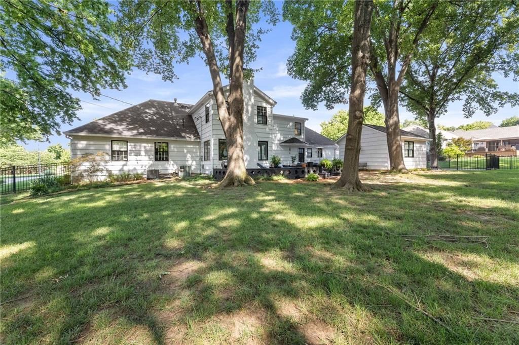9823 Rosewood Drive — photo 38