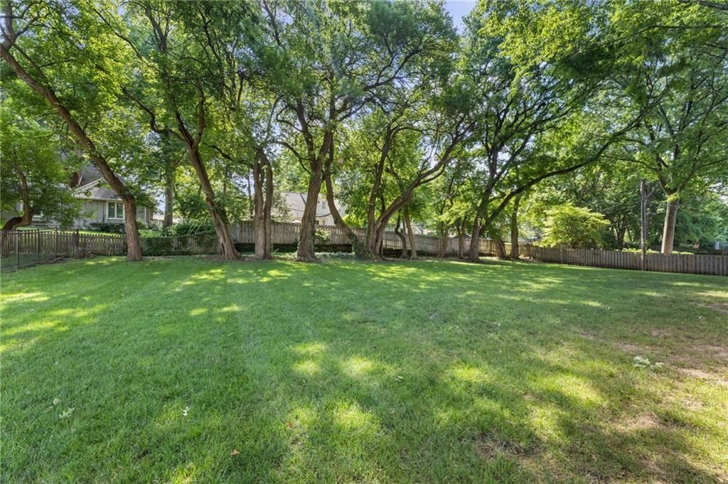 9823 Rosewood Drive — photo 39