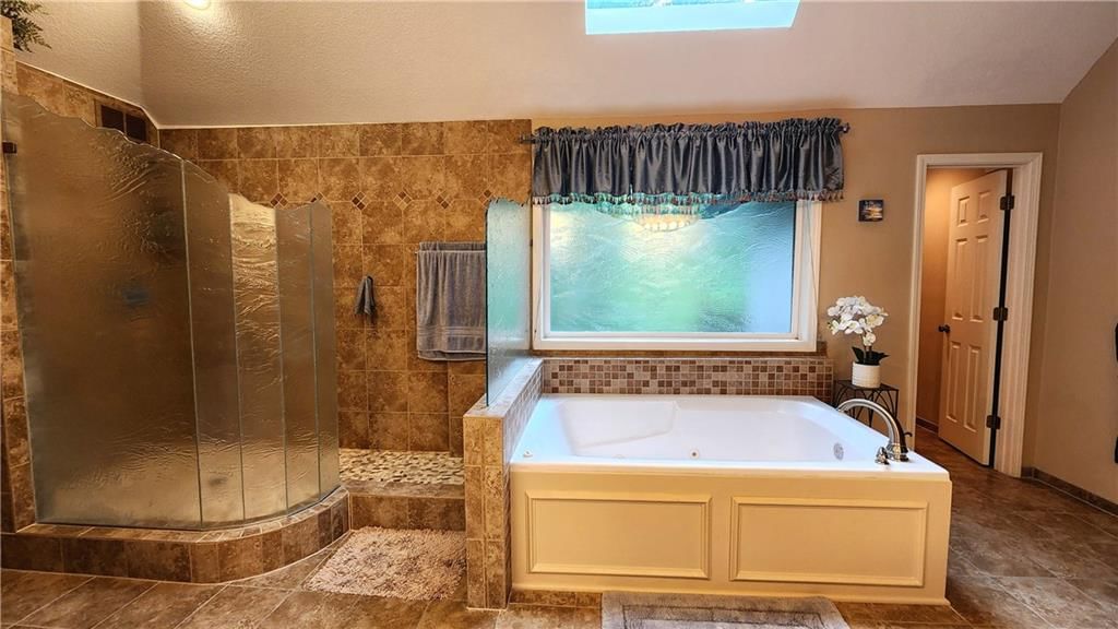 10202 NW RIVER HILLS Drive — photo 35