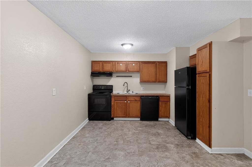 11403 Winchester Avenue — photo 12