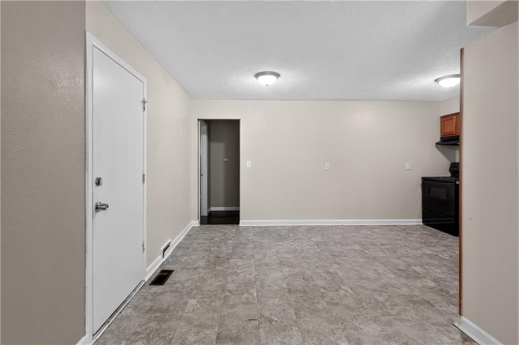 11403 Winchester Avenue — photo 14