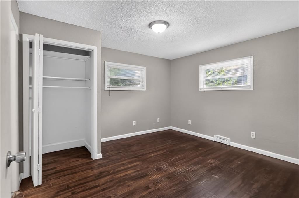 11403 Winchester Avenue — photo 16
