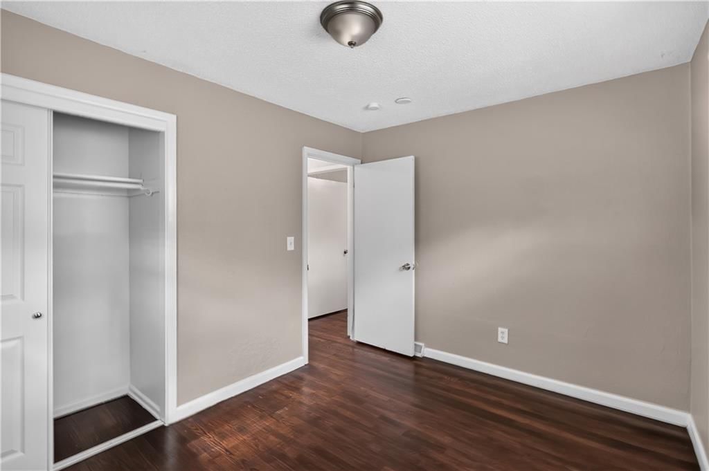 11403 Winchester Avenue — photo 17