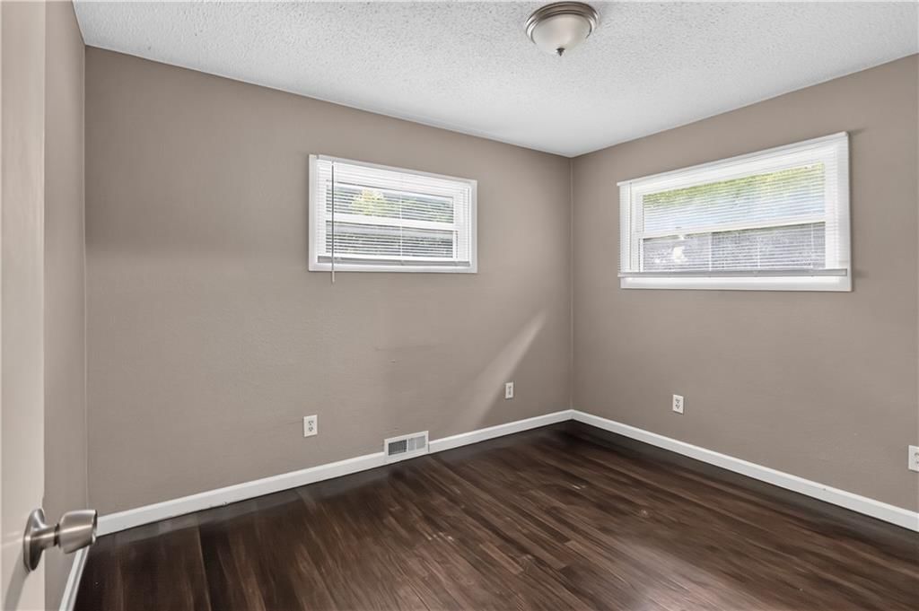 11403 Winchester Avenue — photo 19