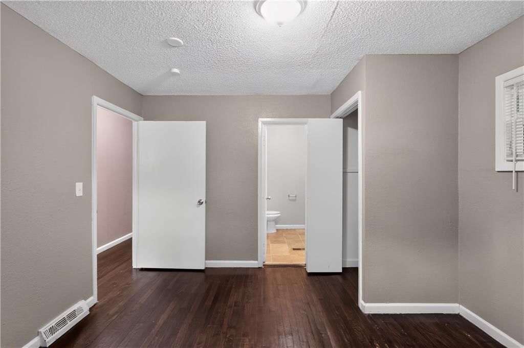 11403 Winchester Avenue — photo 21