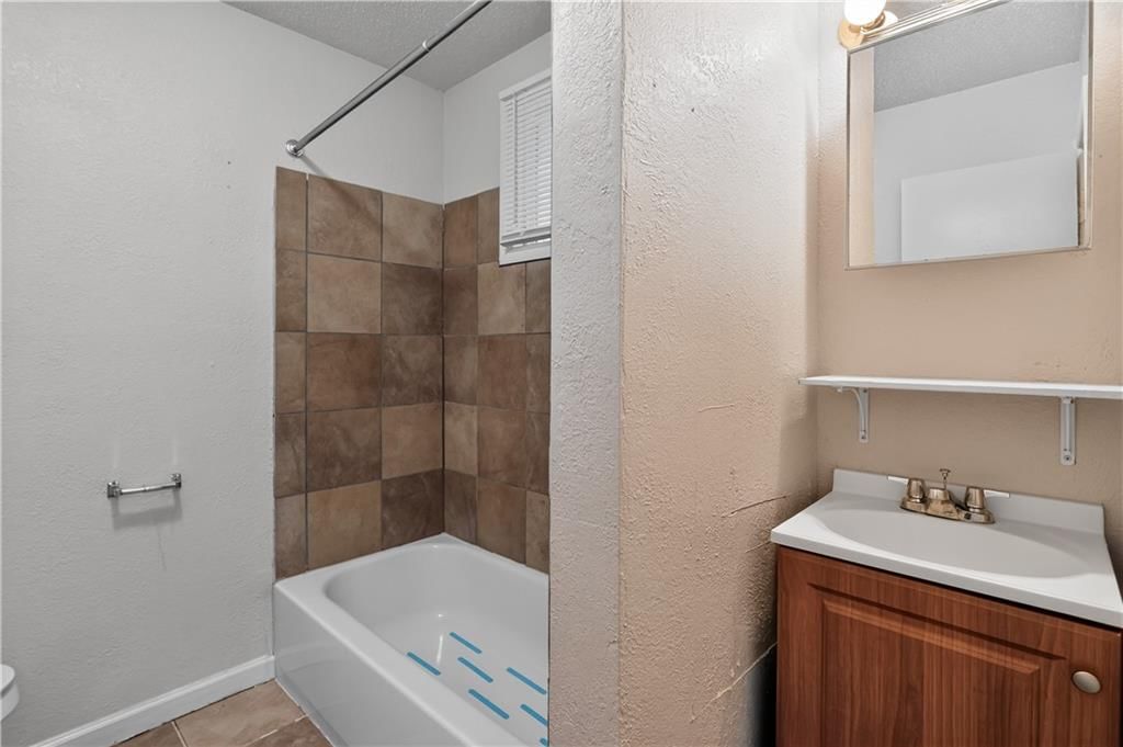 11403 Winchester Avenue — photo 27