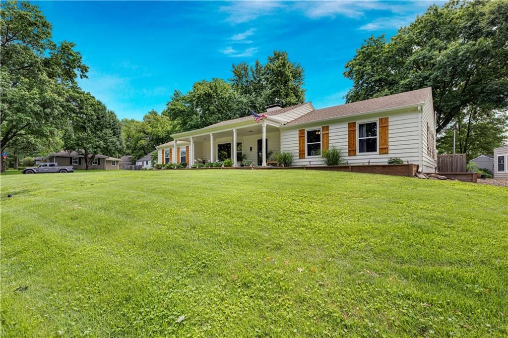 4901 Pawnee Drive, Roeland Park, KS
