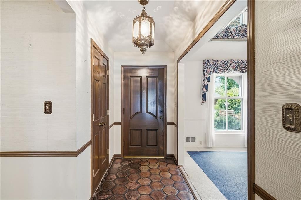 403 S Silver Top Lane — photo 3