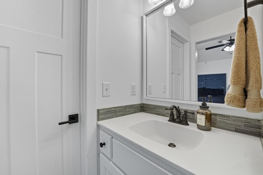 11218 N Michigan Avenue — photo 33