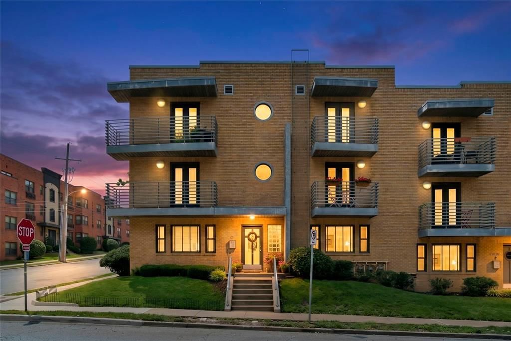 4540 Broadway Avenue — photo 2