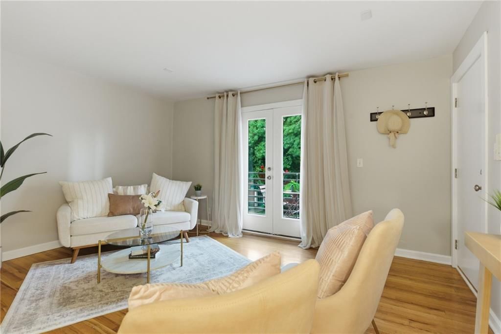 4540 Broadway Avenue — photo 11