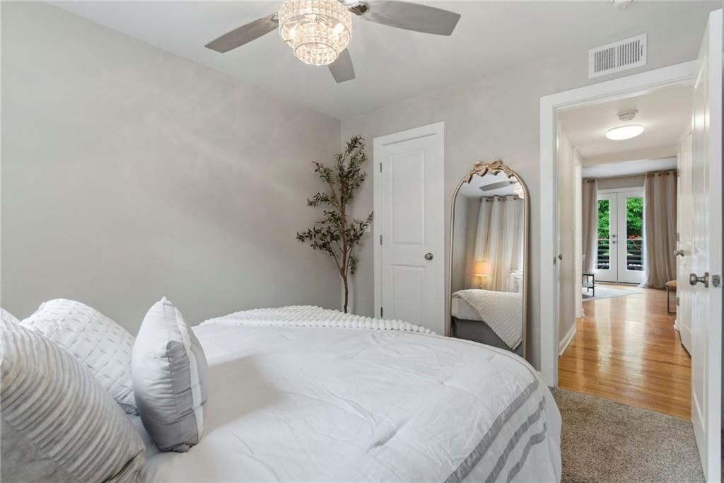 4540 Broadway Avenue — photo 25