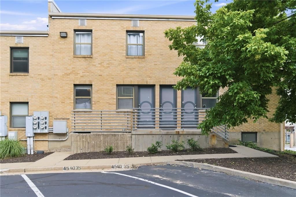 4540 Broadway Avenue — photo 36