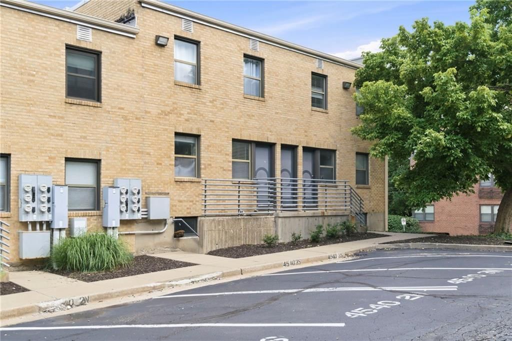 4540 Broadway Avenue — photo 37