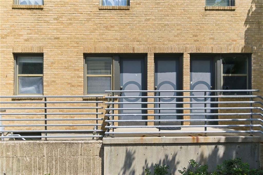 4540 Broadway Avenue — photo 38