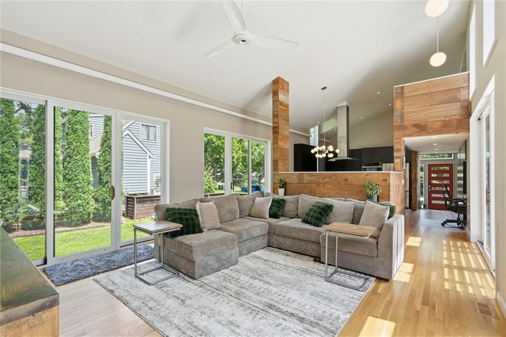 10308 Wenonga Lane — photo 15
