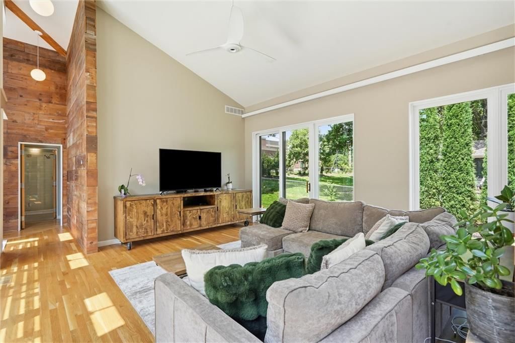 10308 Wenonga Lane — photo 16