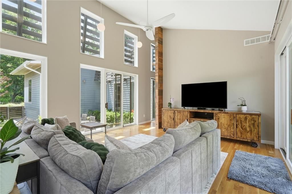 10308 Wenonga Lane — photo 17