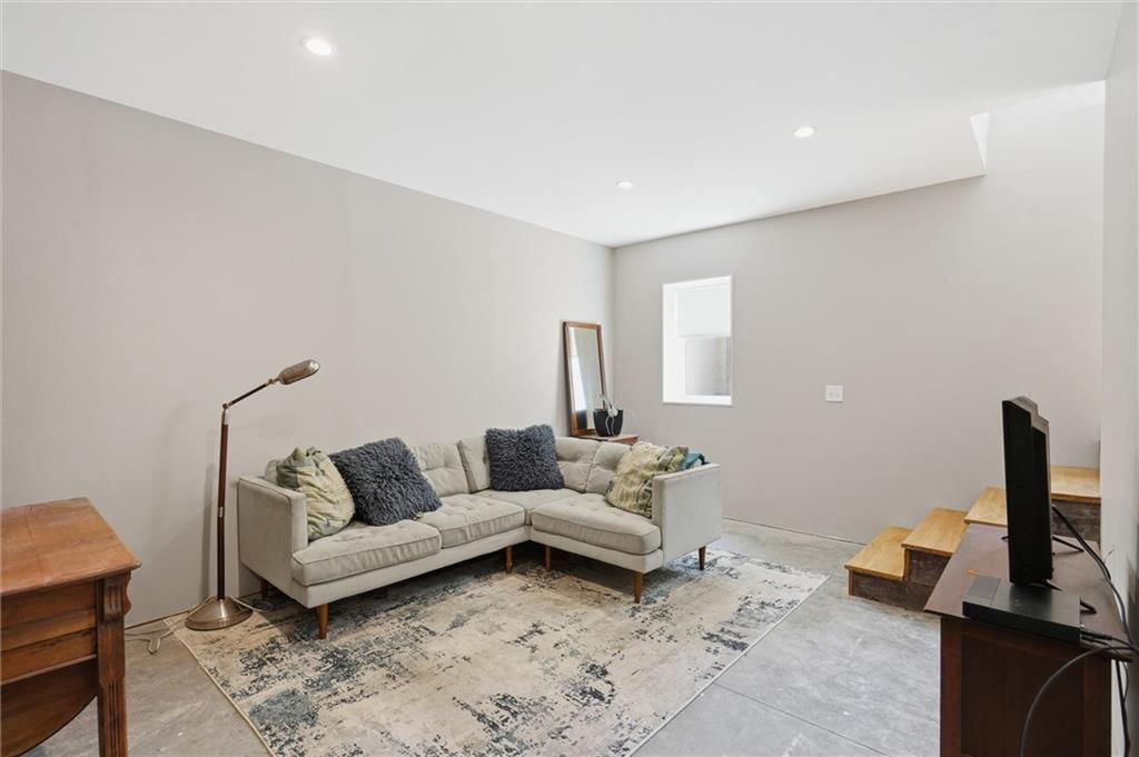 10308 Wenonga Lane — photo 33