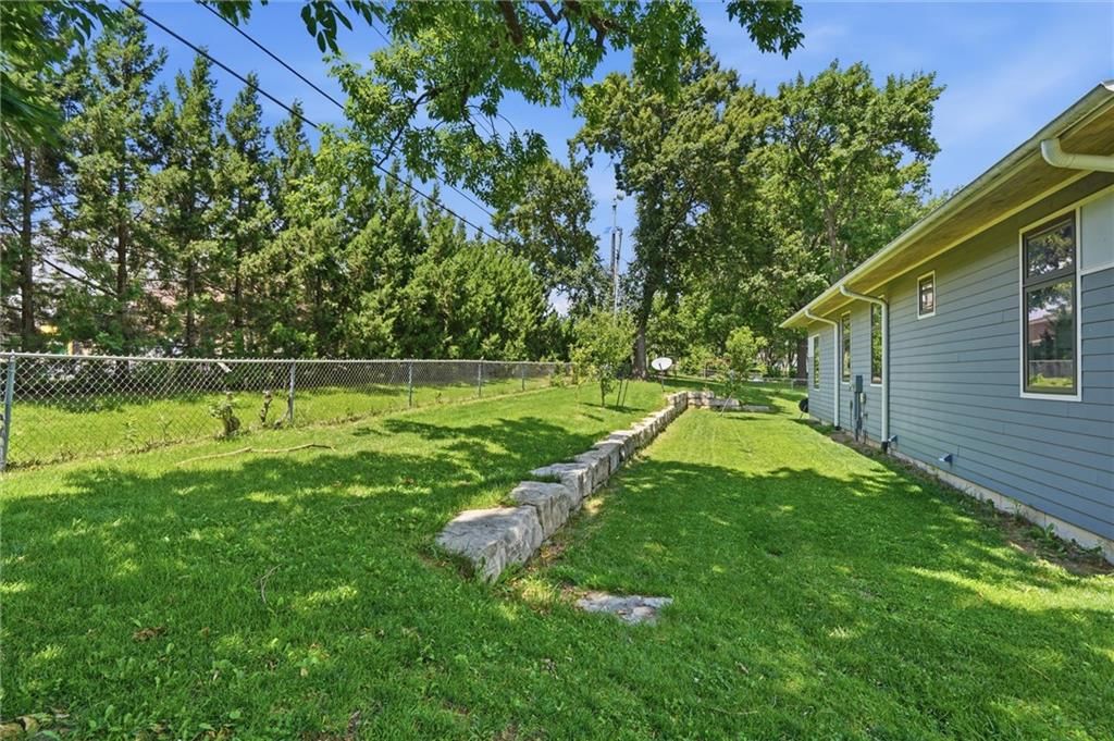 10308 Wenonga Lane — photo 42