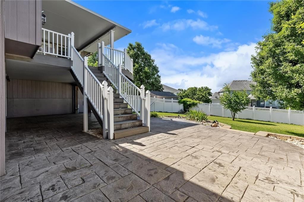2113 Bradford Place — photo 38
