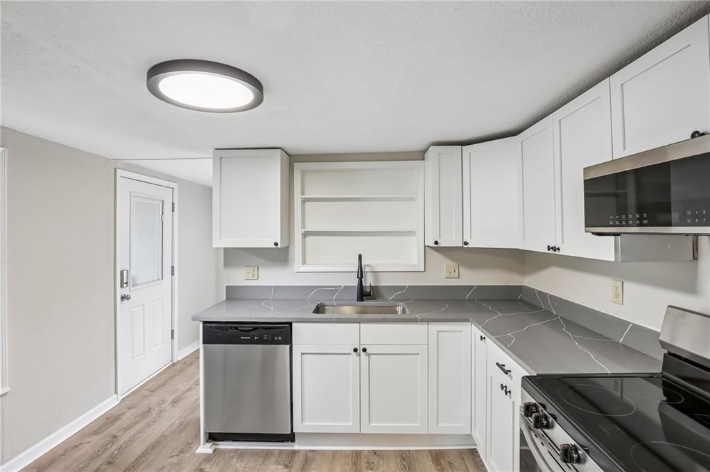 533 N Cedar Street — photo 5