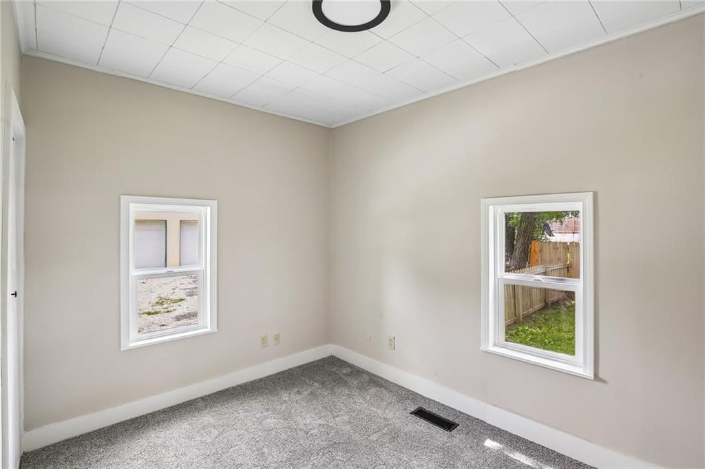 533 N Cedar Street — photo 16