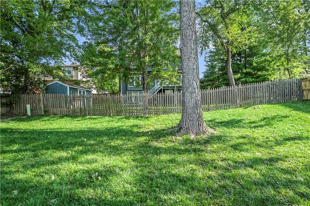 10002 NW 86th Terrace — photo 16
