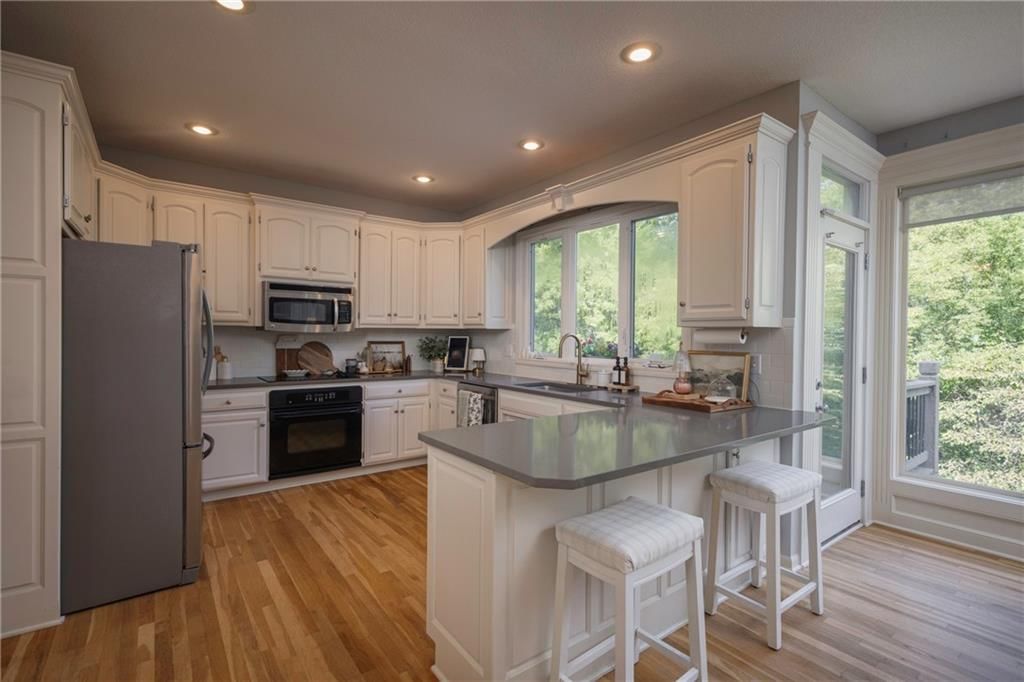 1012 NE Serenity Lane — photo 8