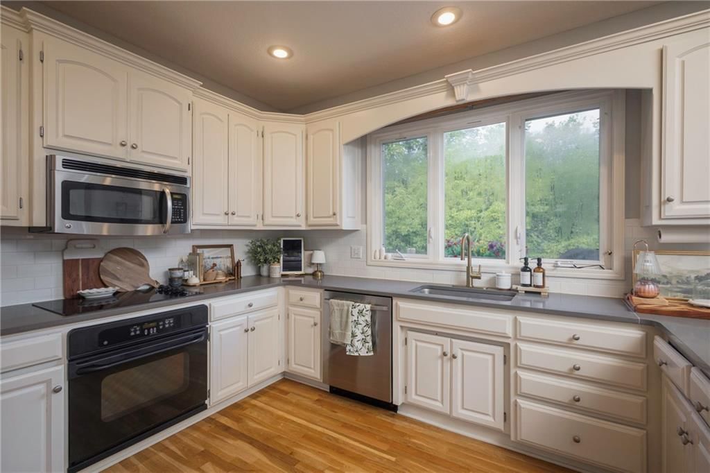 1012 NE Serenity Lane — photo 9