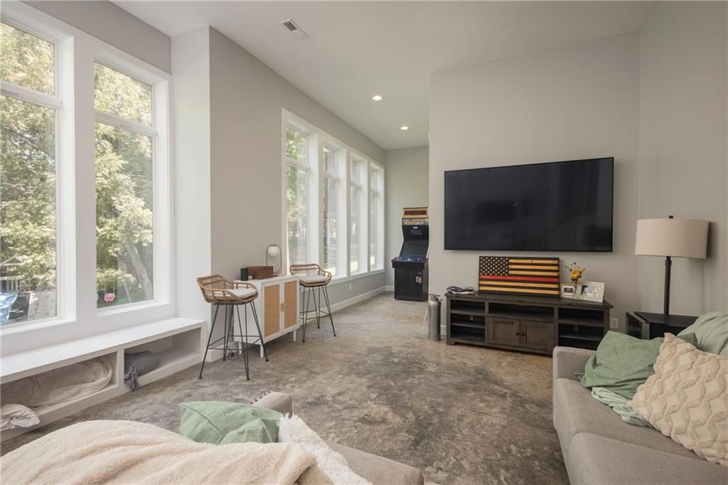 1012 NE Serenity Lane — photo 36