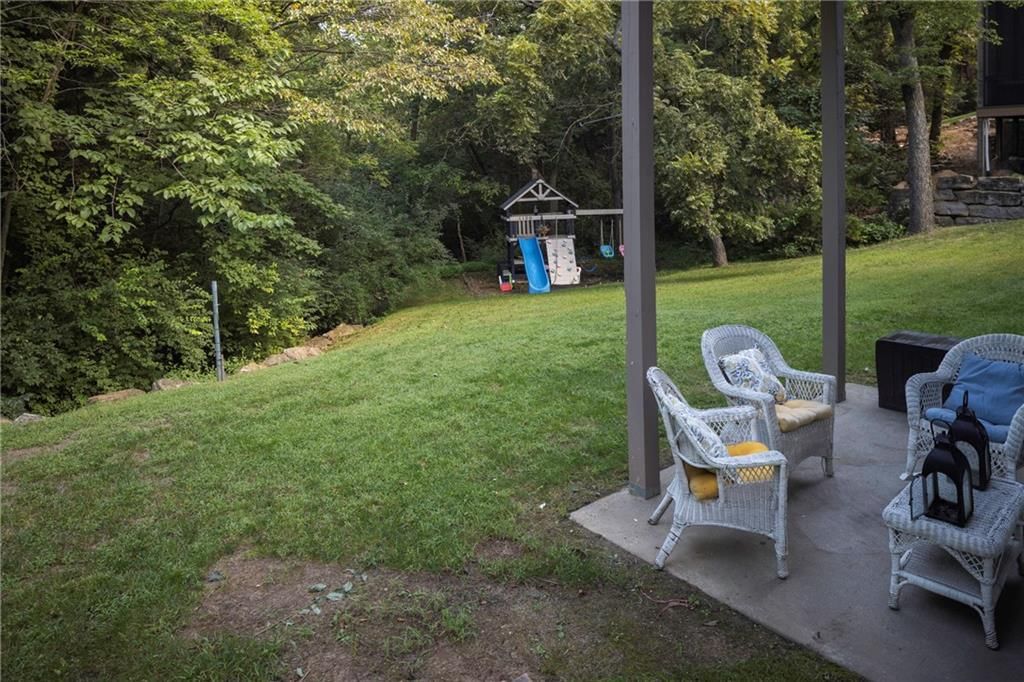 1012 NE Serenity Lane — photo 38
