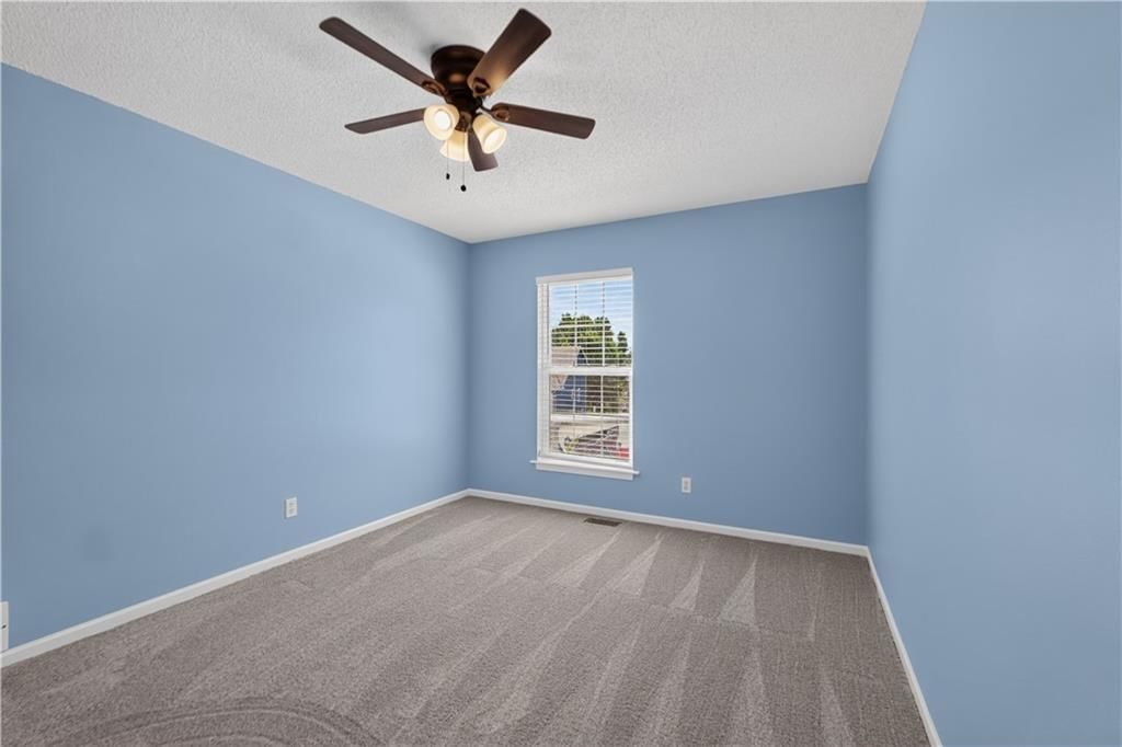 706 Holiday Drive — photo 32